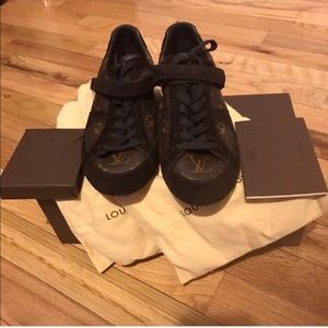 Louis Vuitton Casual Sneakers
